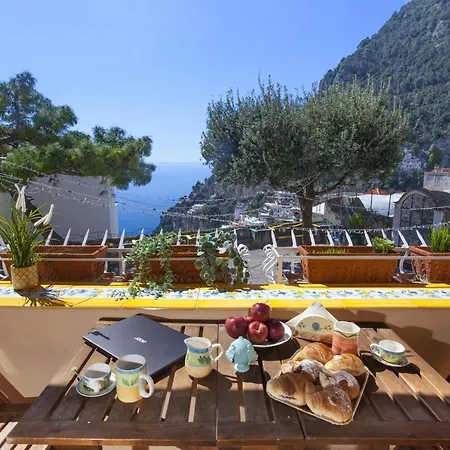 Holiday home Angolo Di Paradiso - De Vivo Realty